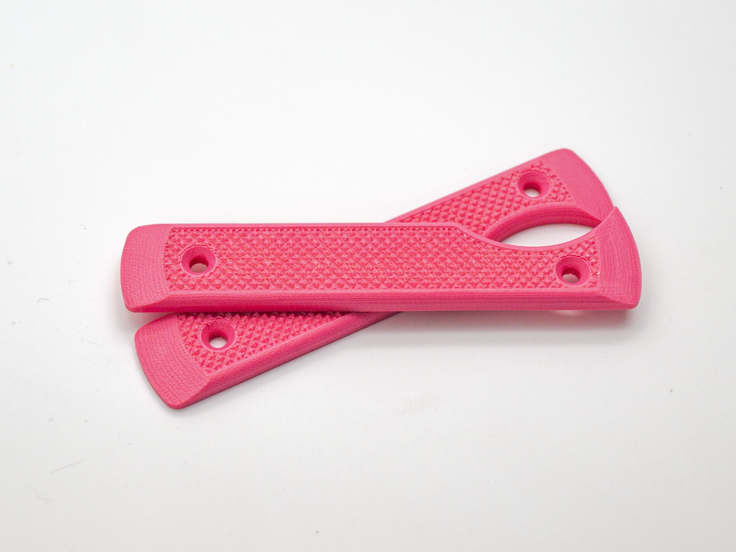 G10 -  Hot Pink Scales (Stippled)